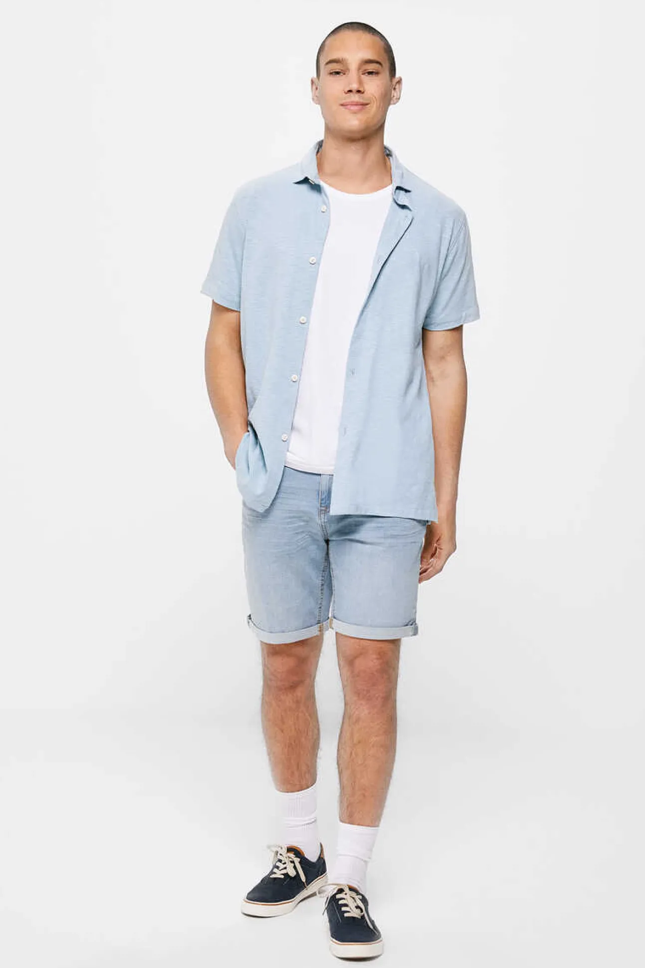 Bermudas De Ganga Lavada Basicas Corte Slim Claras