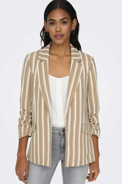 Blazer Com Manga Enrolada