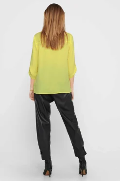 Blusa Com Decote Em Bico E Manga 3/4