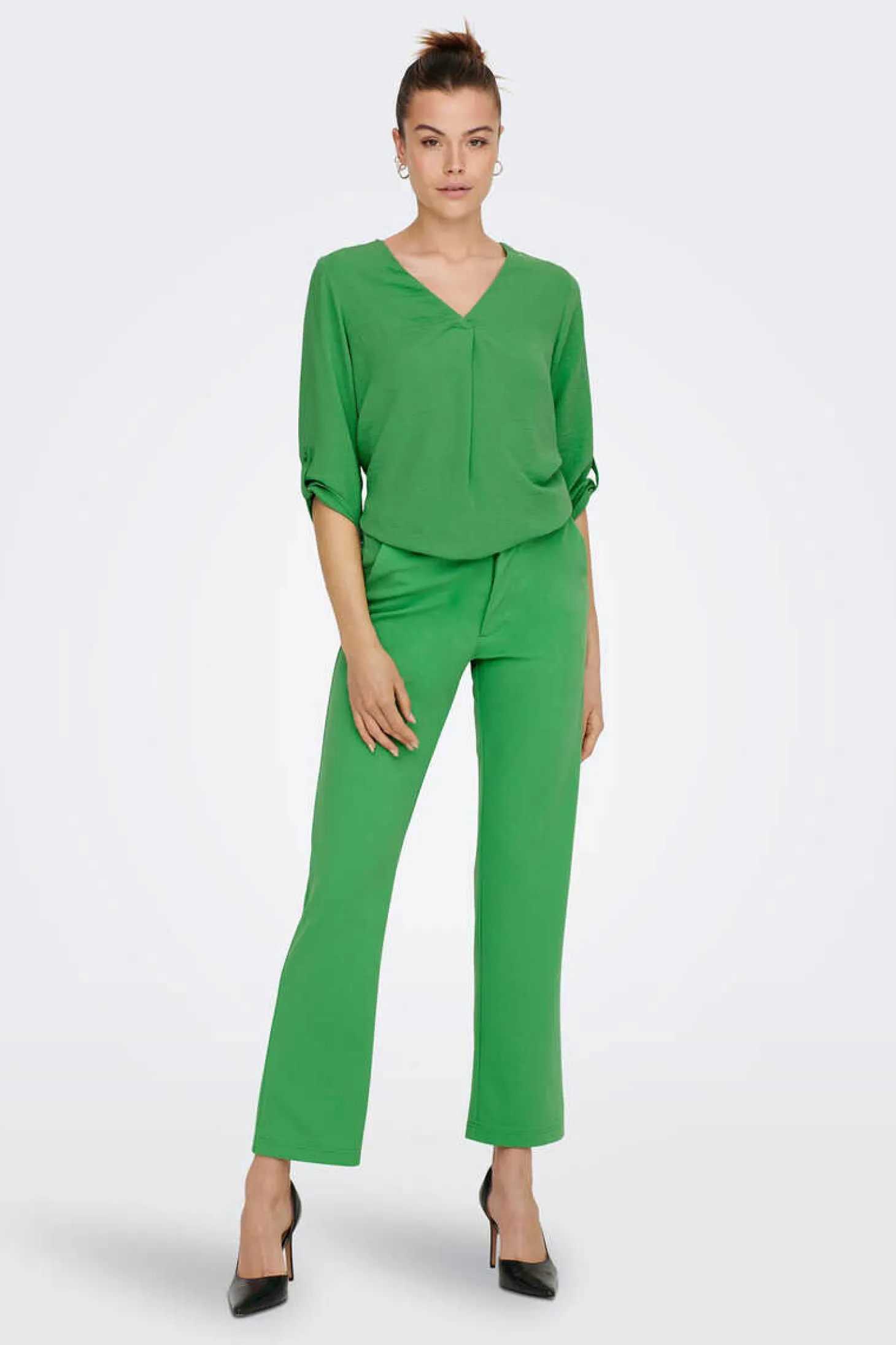 Blusa Com Decote Em Bico E Manga 3/4