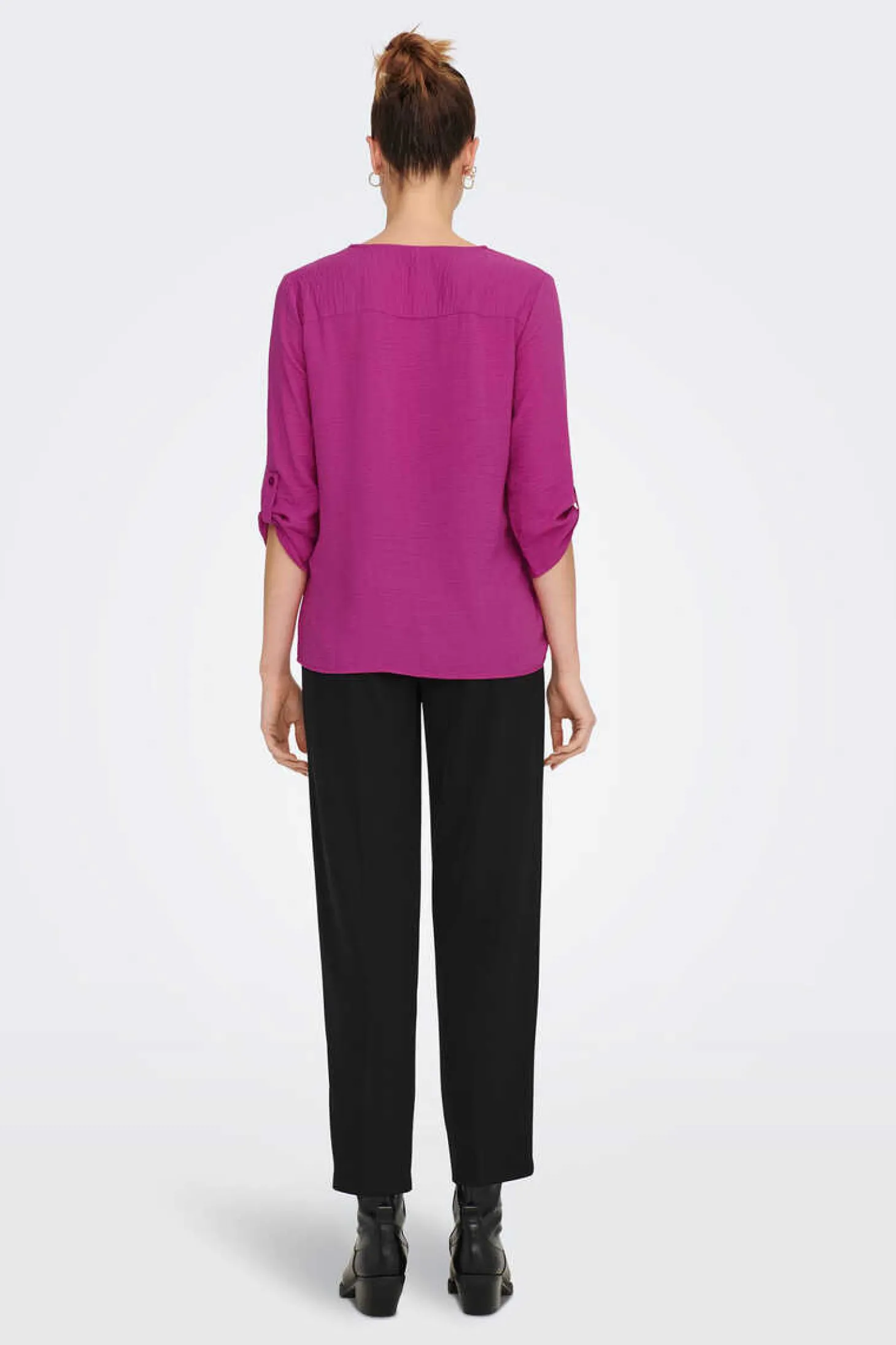 Blusa Com Decote Em Bico E Manga 3/4