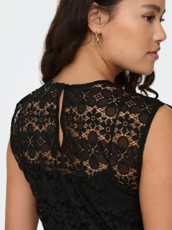 Blusa De Renda Sem Mangas