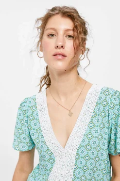 Blusa Decote Crochet