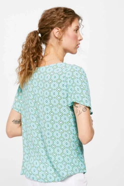 Blusa Decote Crochet