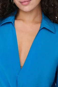 Blusa Fluida Gola Em Bico