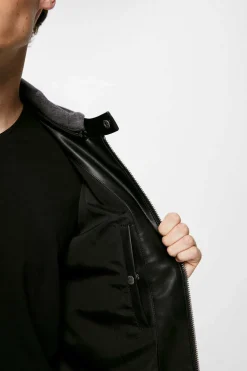 Blusao Motard Efeito Pele Capuz