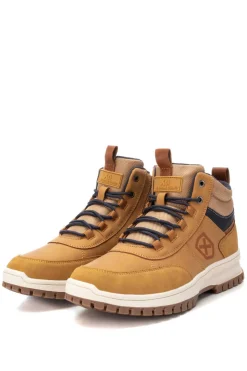 Botim De Homem Em Preto