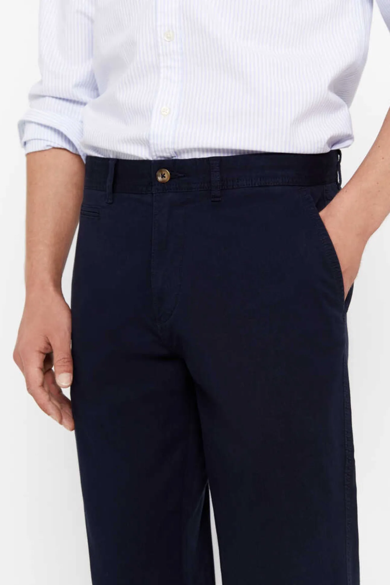 Calcas Chino Leves Classic Fit