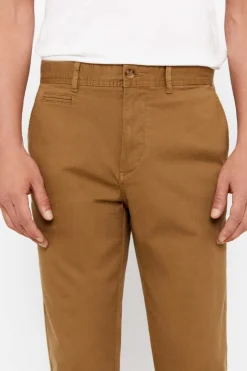 Calcas Chino Leves Classic Fit