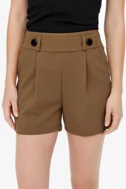 Calcas Curtas Com Elastico Na Cintura E Detalhe De Botoes