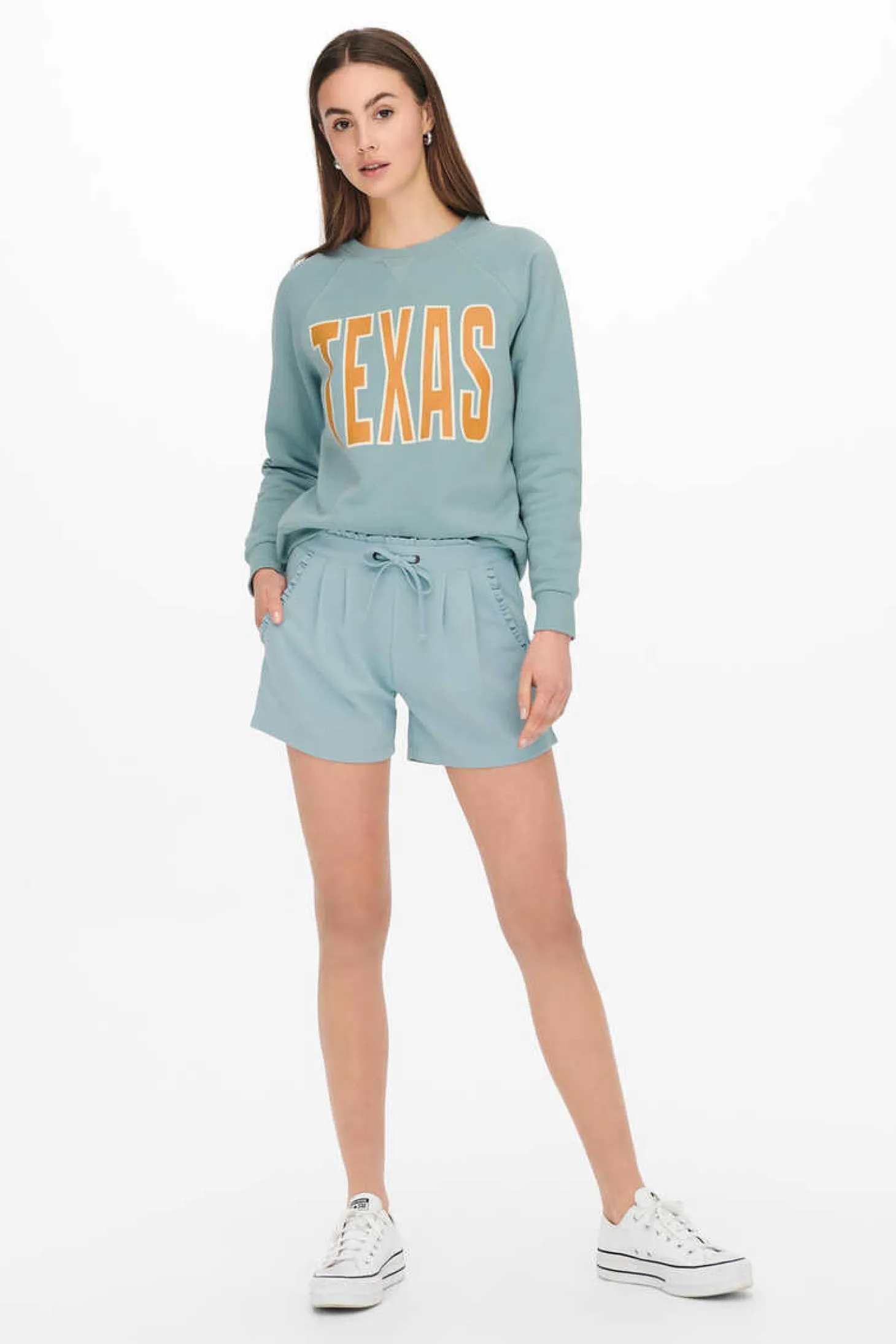 Calcoes Com Detalhe De Folhos