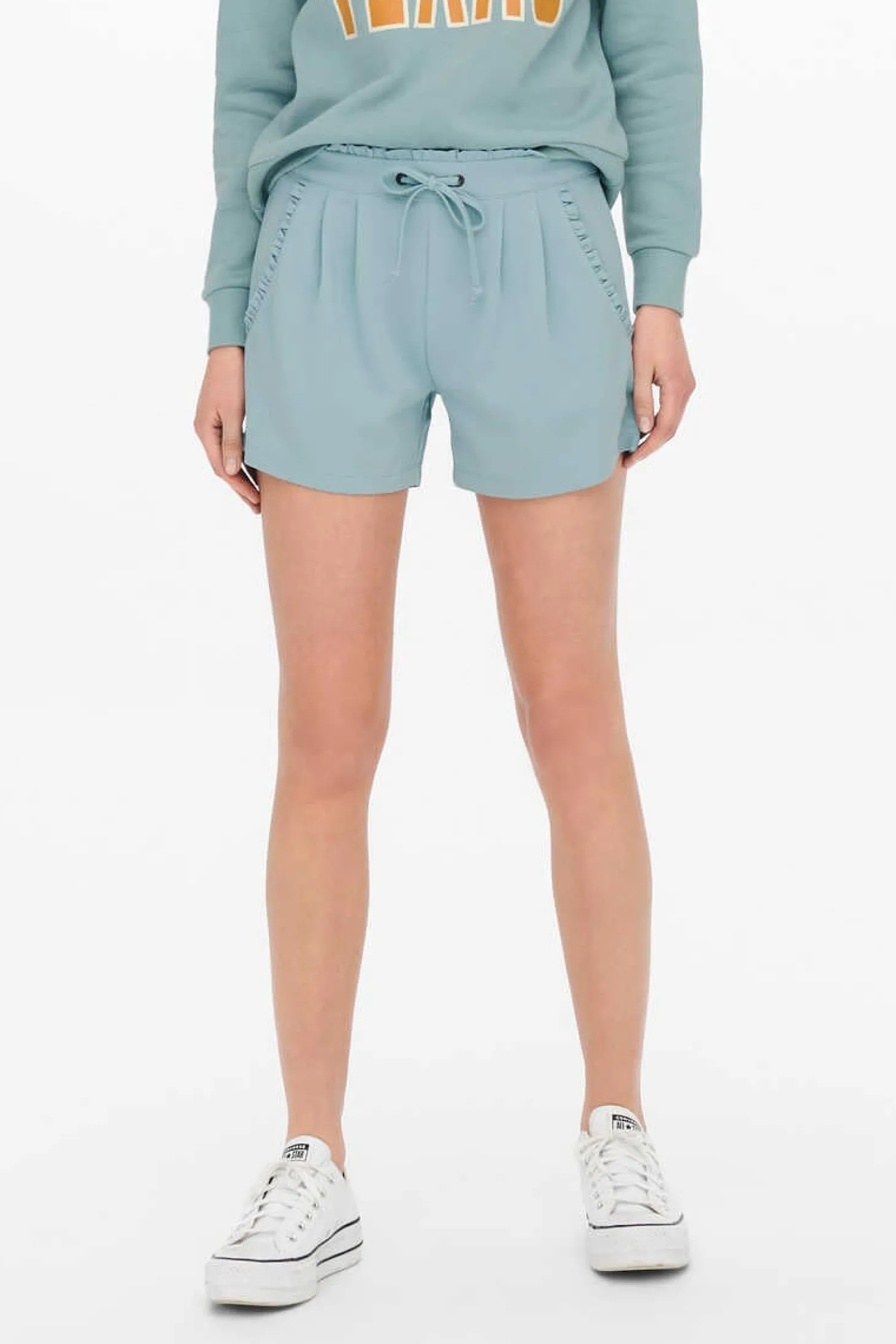 Calcoes Com Detalhe De Folhos