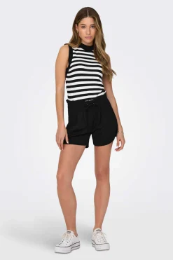 Calcoes Com Detalhe De Folhos