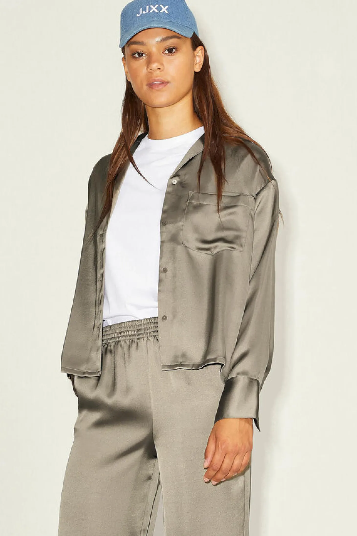 Camisa Acetinada De Manga Comprida