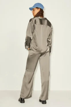 Camisa Acetinada De Manga Comprida