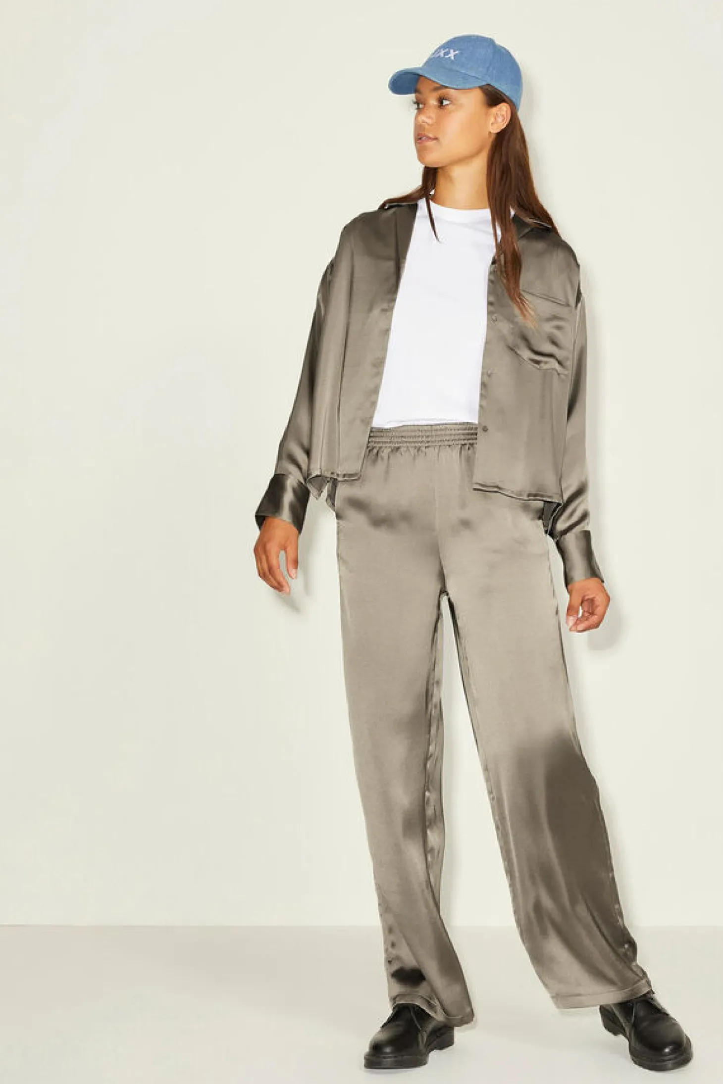 Camisa Acetinada De Manga Comprida