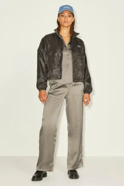 Camisa Acetinada De Manga Comprida