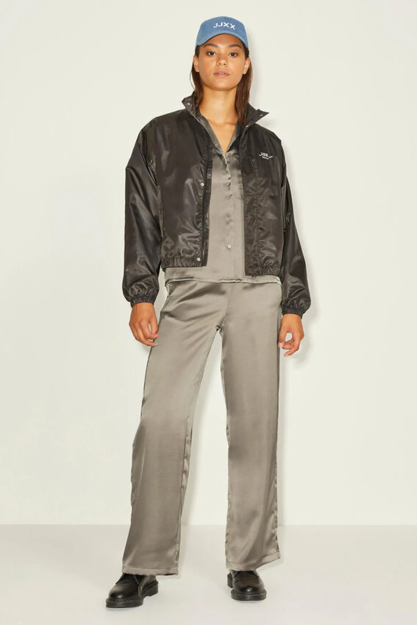 Camisa Acetinada De Manga Comprida