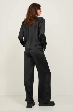 Camisa Acetinada De Manga Comprida