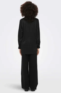 Camisa Acetinada Oversized