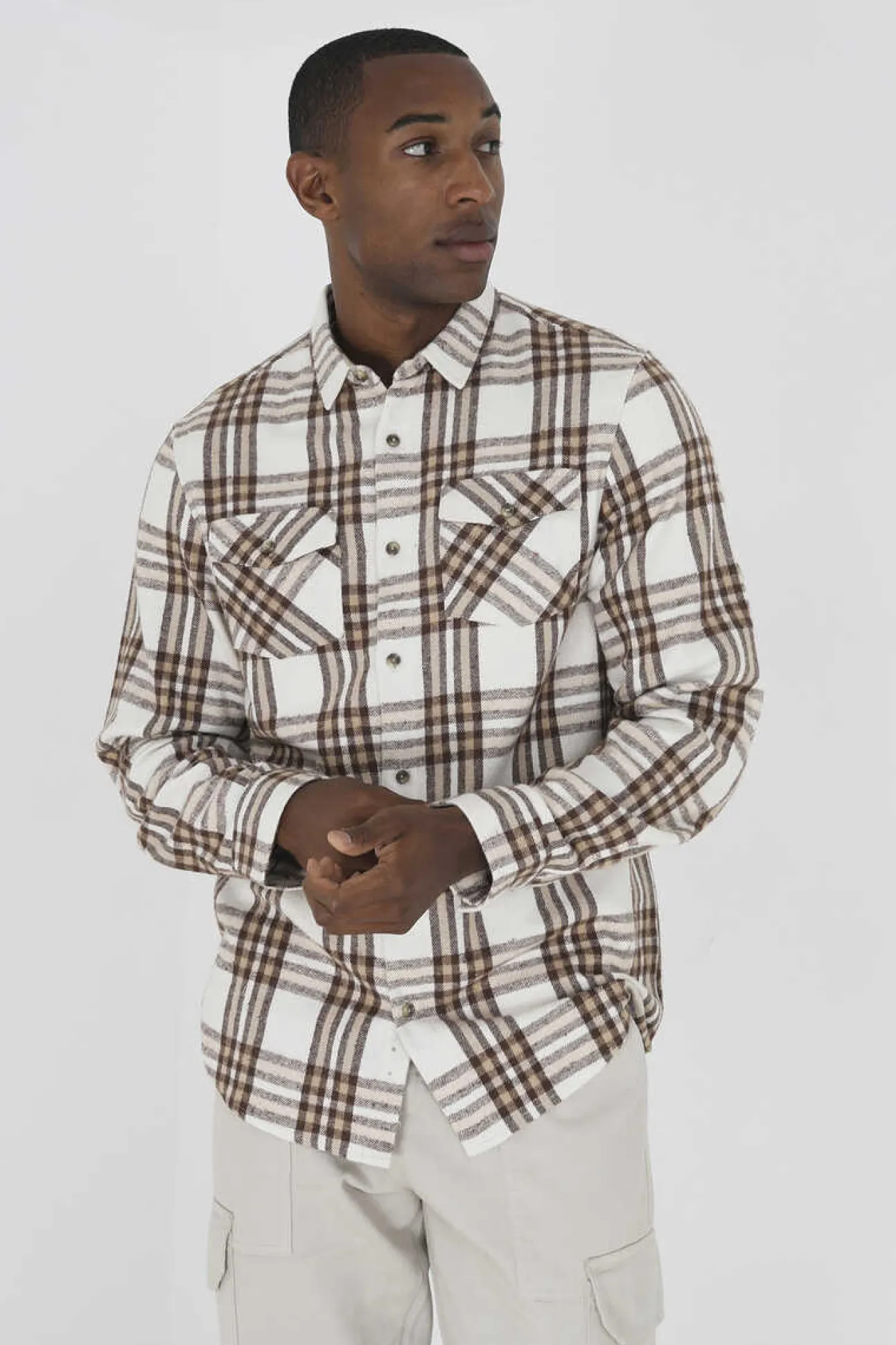 Camisa Aos Quadrados Com Dois Bolsos