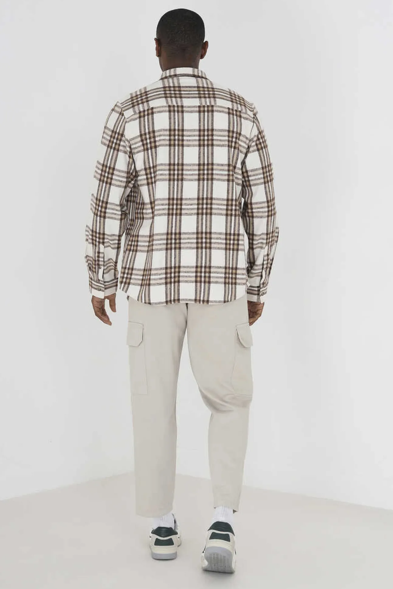 Camisa Aos Quadrados Com Dois Bolsos