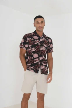 Camisa Manga Curta E Estampada.