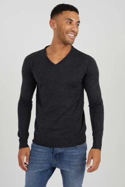 Camisola Basica Com Gola Em Bico