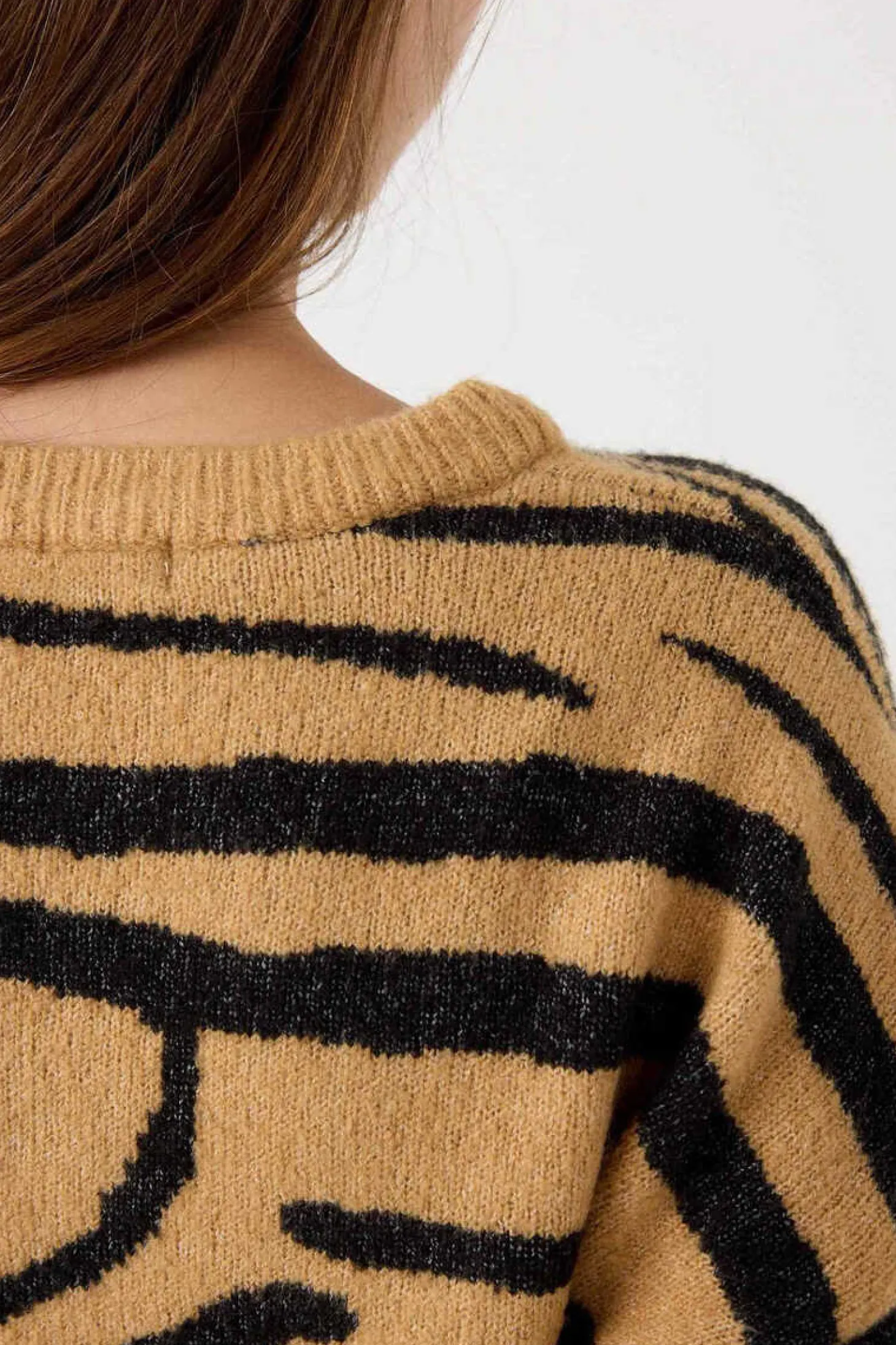 Camisola Jacquard Decote Redondo