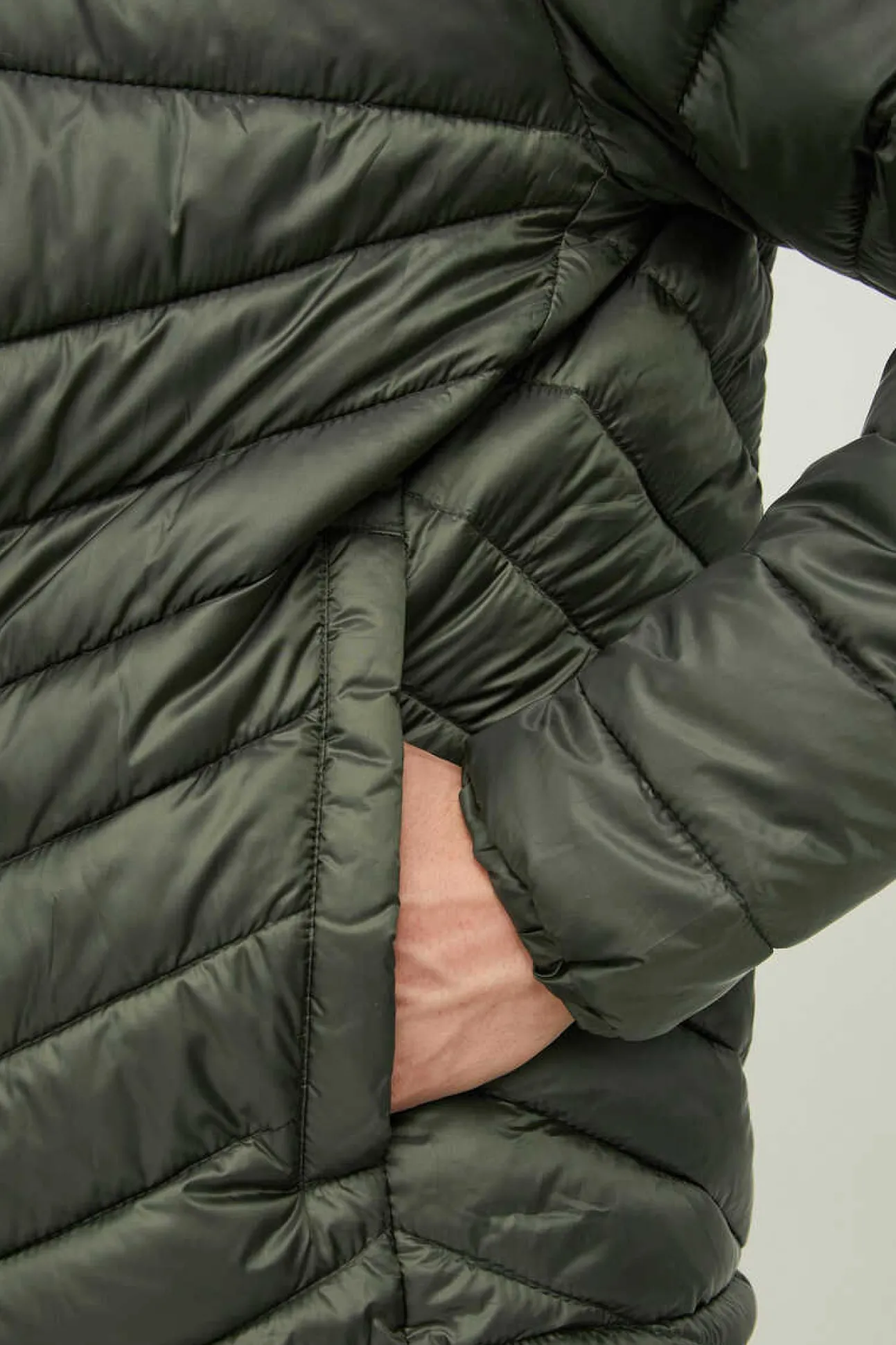Casaco Acolchoado Tipo Puffer Com Capuz