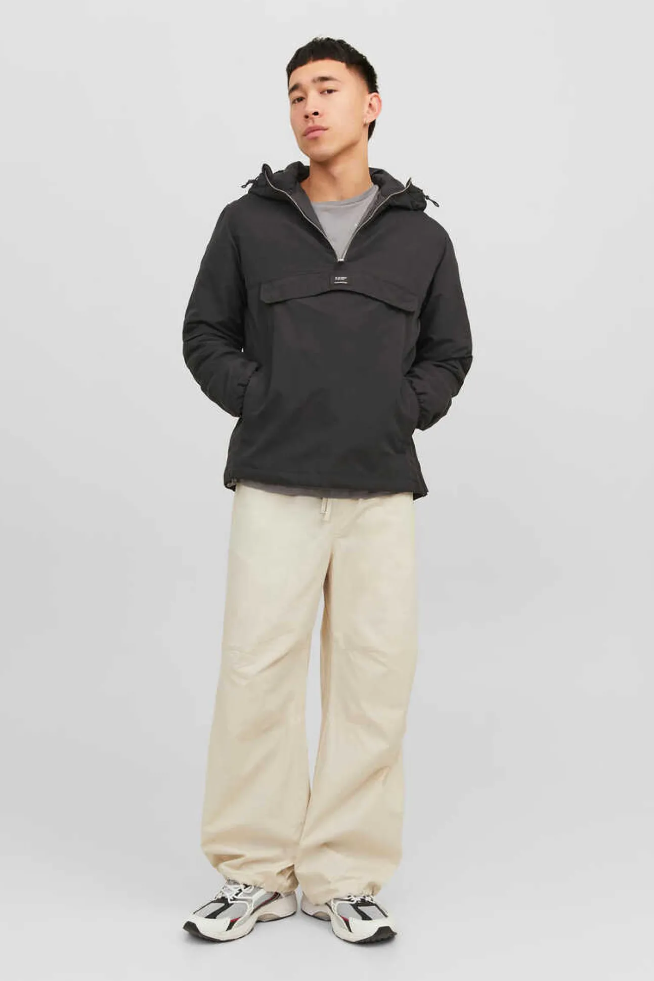 Casaco Anoraque Com Capuz