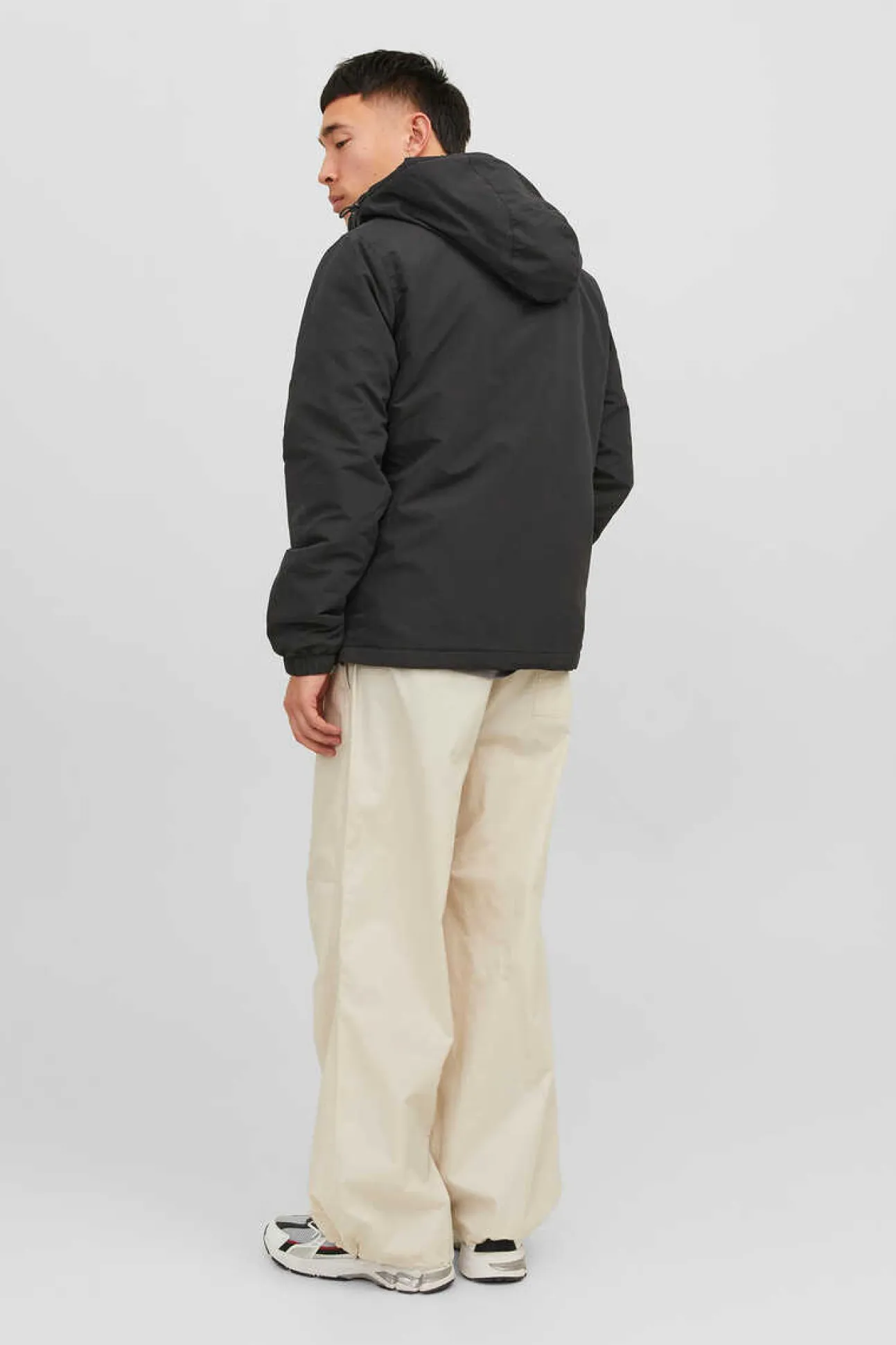 Casaco Anoraque Com Capuz