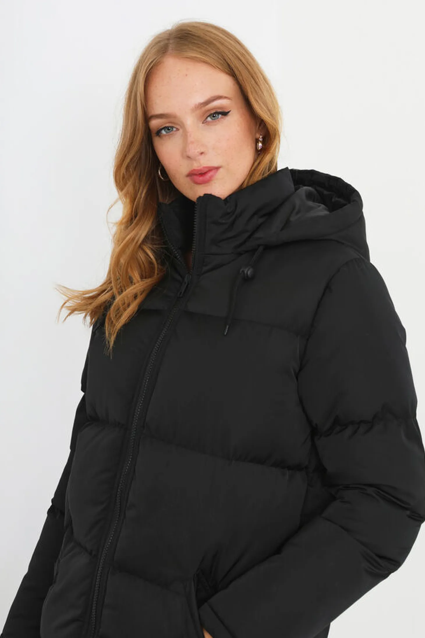 Casaco De Penas Acolchoado Com Capuz