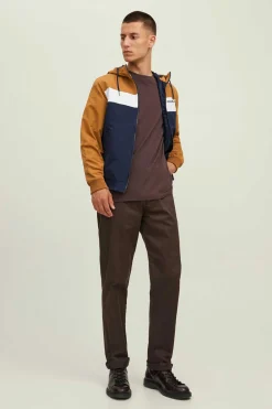 Casaco Leve Tecnico Com Capuz