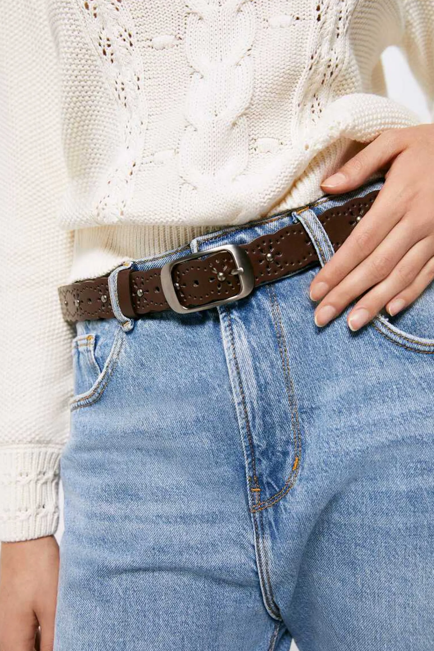 Cinto Perfurados Pedras