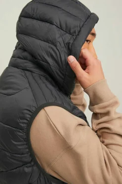 Colete Acolchoado Com Capuz