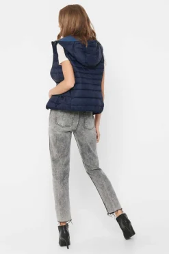 Colete Acolchoado Com Capuz.