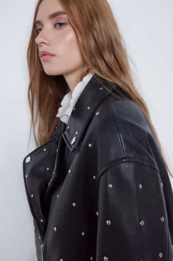 Colete De Pele Com Tachas