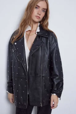 Colete De Pele Com Tachas