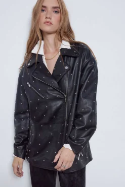 Colete De Pele Com Tachas