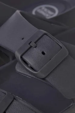 Deslize De Uma Cor Nas Sandalias