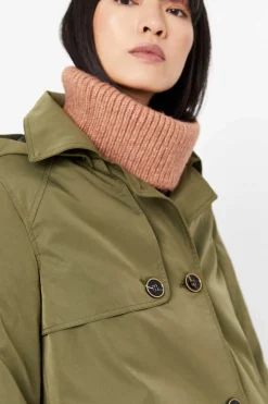 Gabardina Curta Com Veu