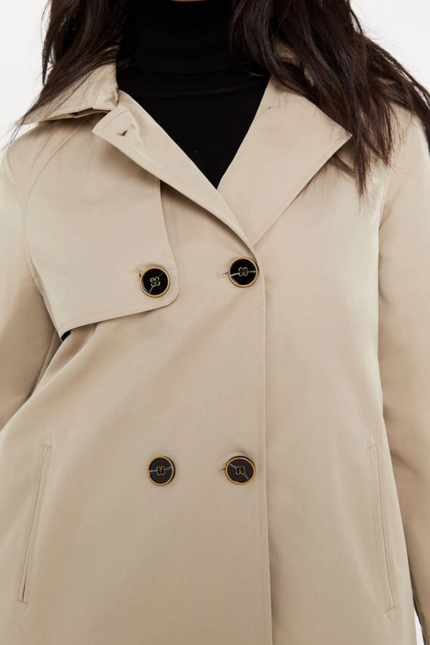 Gabardina Curta Com Veu