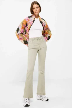 Jeans Boot Cut Lavagem Sustentavel