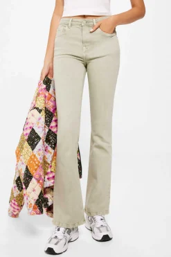 Jeans Boot Cut Lavagem Sustentavel