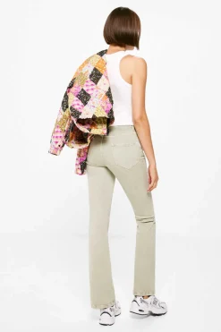 Jeans Boot Cut Lavagem Sustentavel