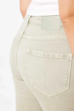 Jeans Boot Cut Lavagem Sustentavel