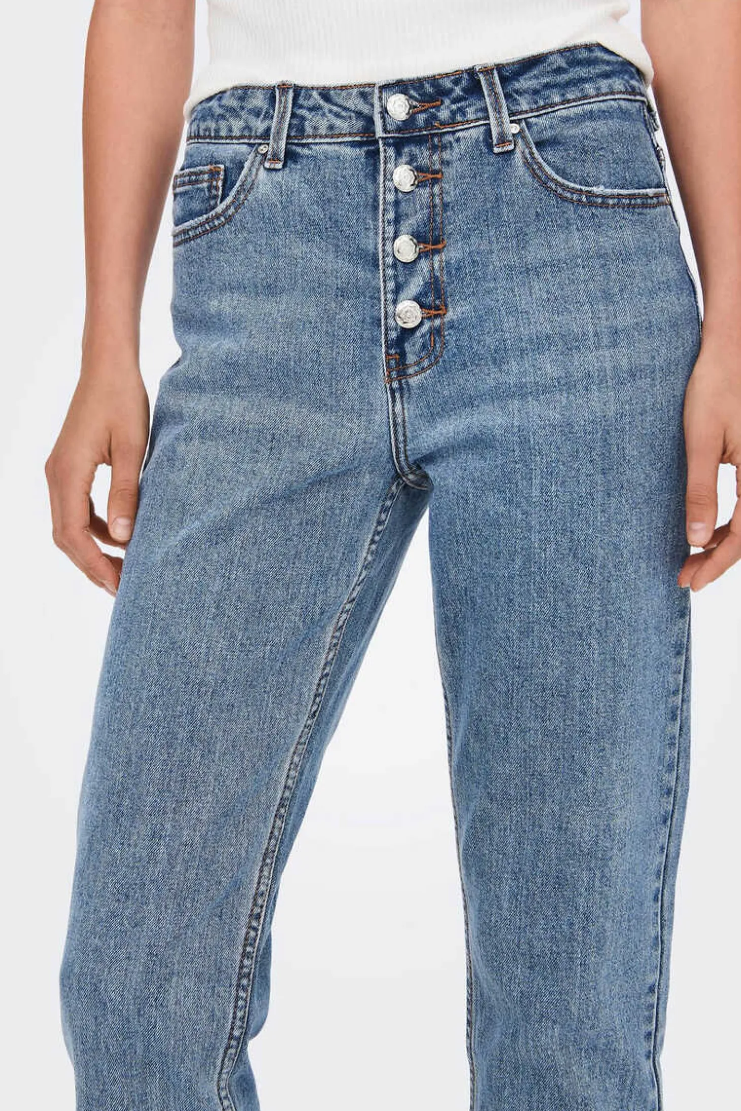 Jeans De Corte Mom Fit 5 Bolsos