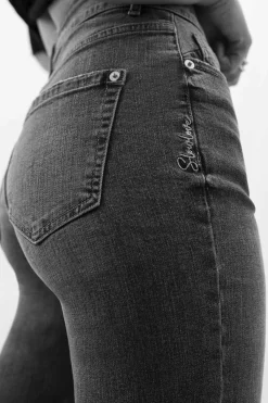 Jeans Direitos Crop