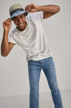 Jeans Slim Lavagem Media